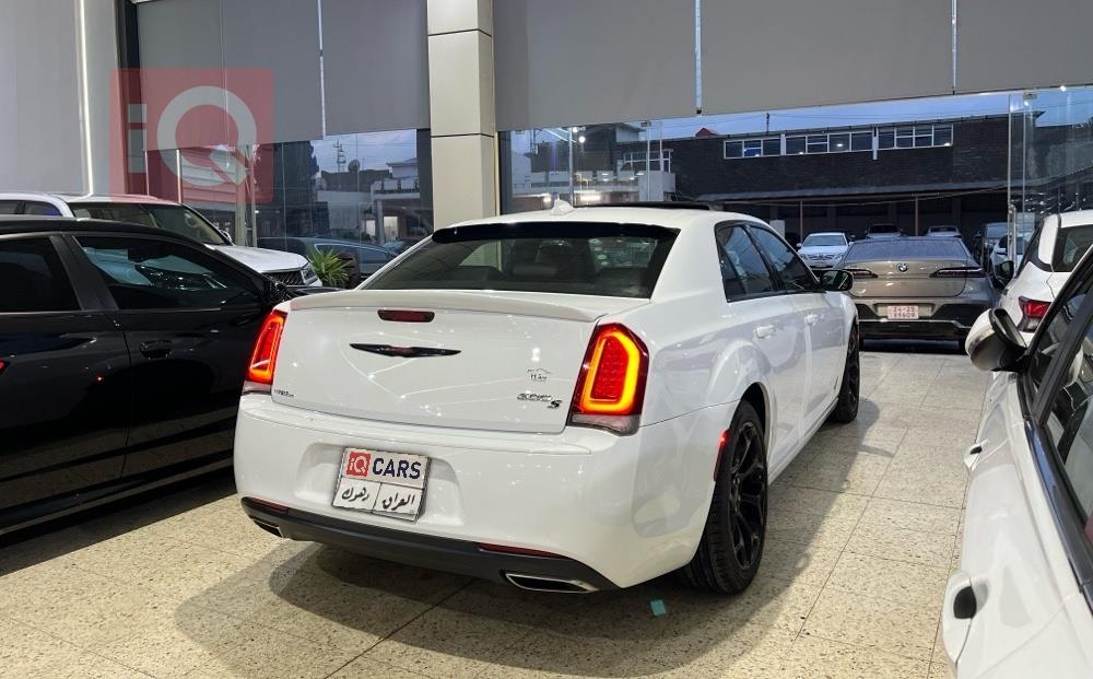 کرایسلەر 300